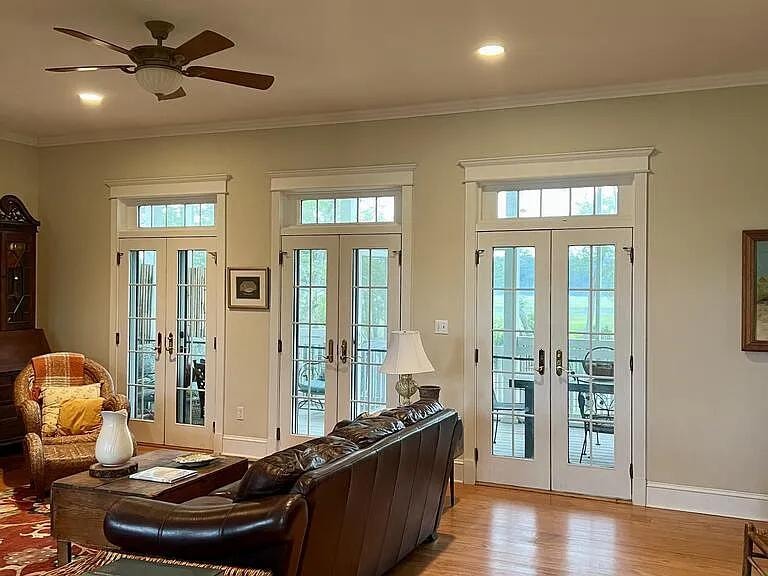 25267 Seaside Court — family room